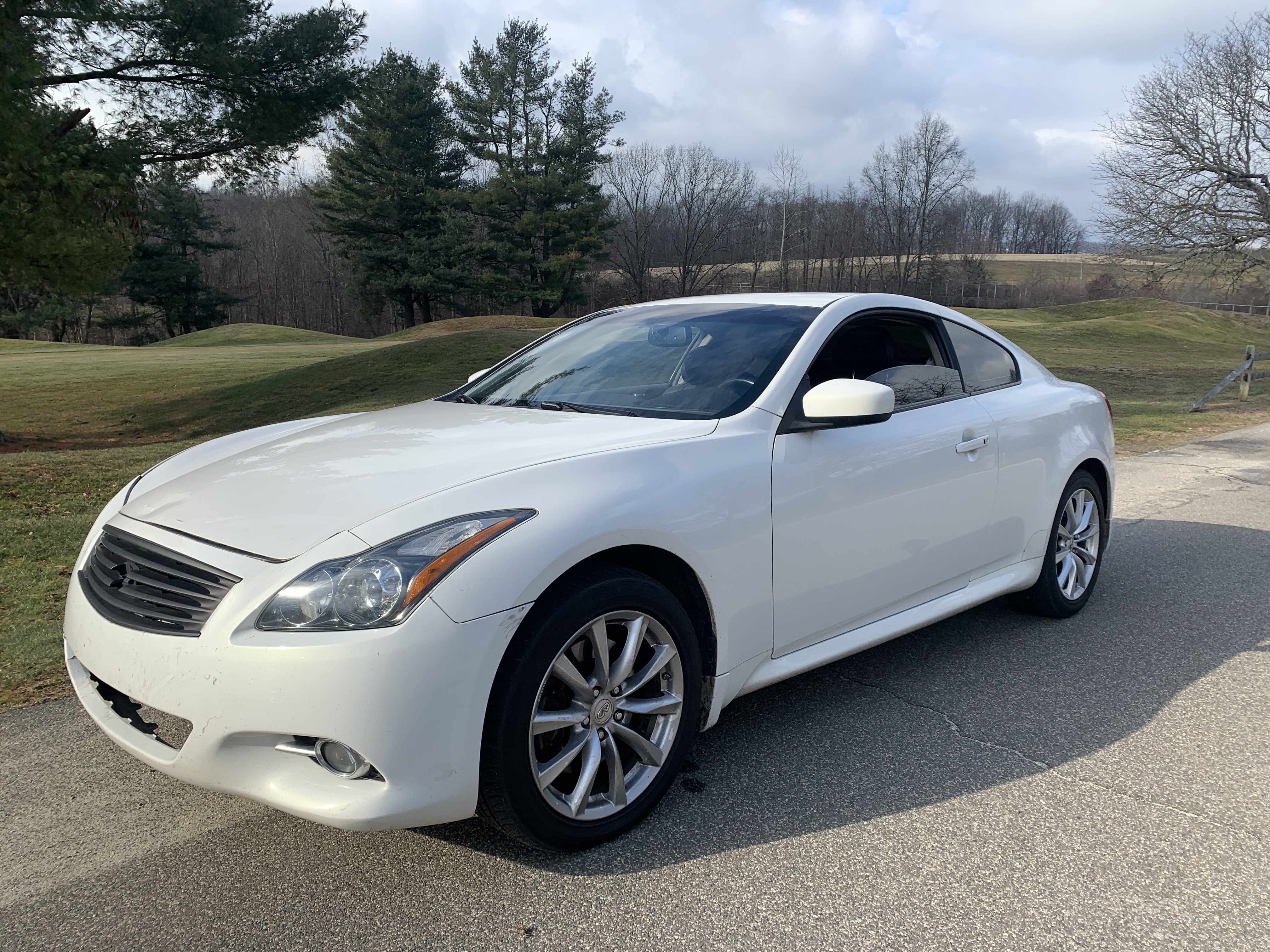 2014 Infiniti Coupe Q60 3.7 AWD 133K 330HP LOADED Excellent Condition SPORT TRIM -  Modern Tech - Serious VQ Power — photo 4